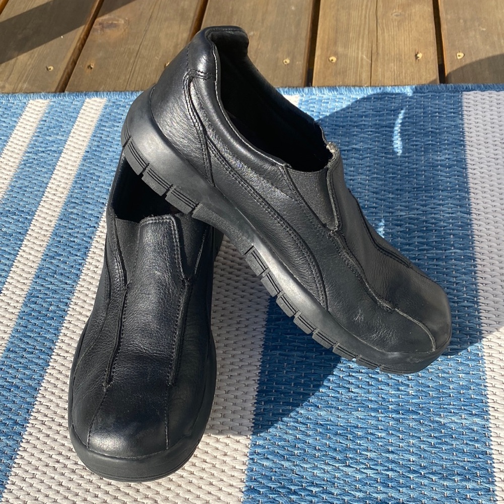 Mens JEEP Black Leather Slip-ons with MEMORY FOAM Foot Bed! In EUC Size 9 EU 43